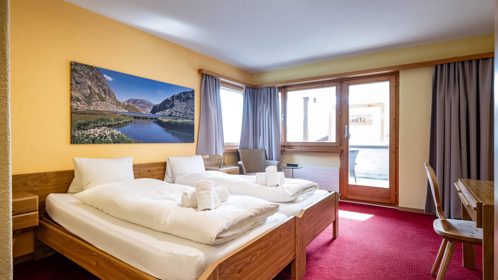 Hotel-Pazzola-Segnas-Schweiz-Zimmer-1